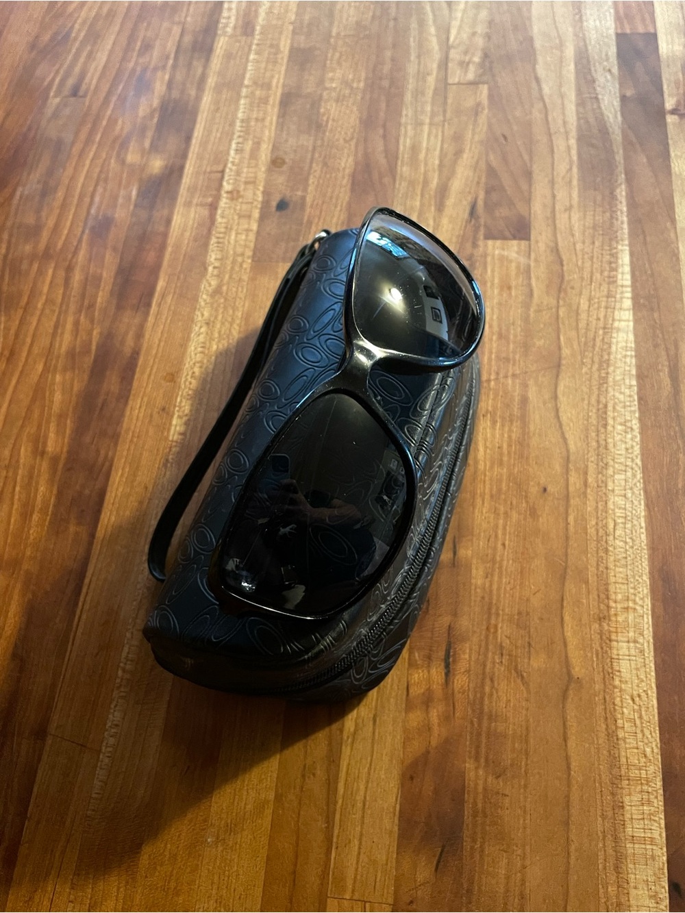 Women’s Oakley Cohort with Case